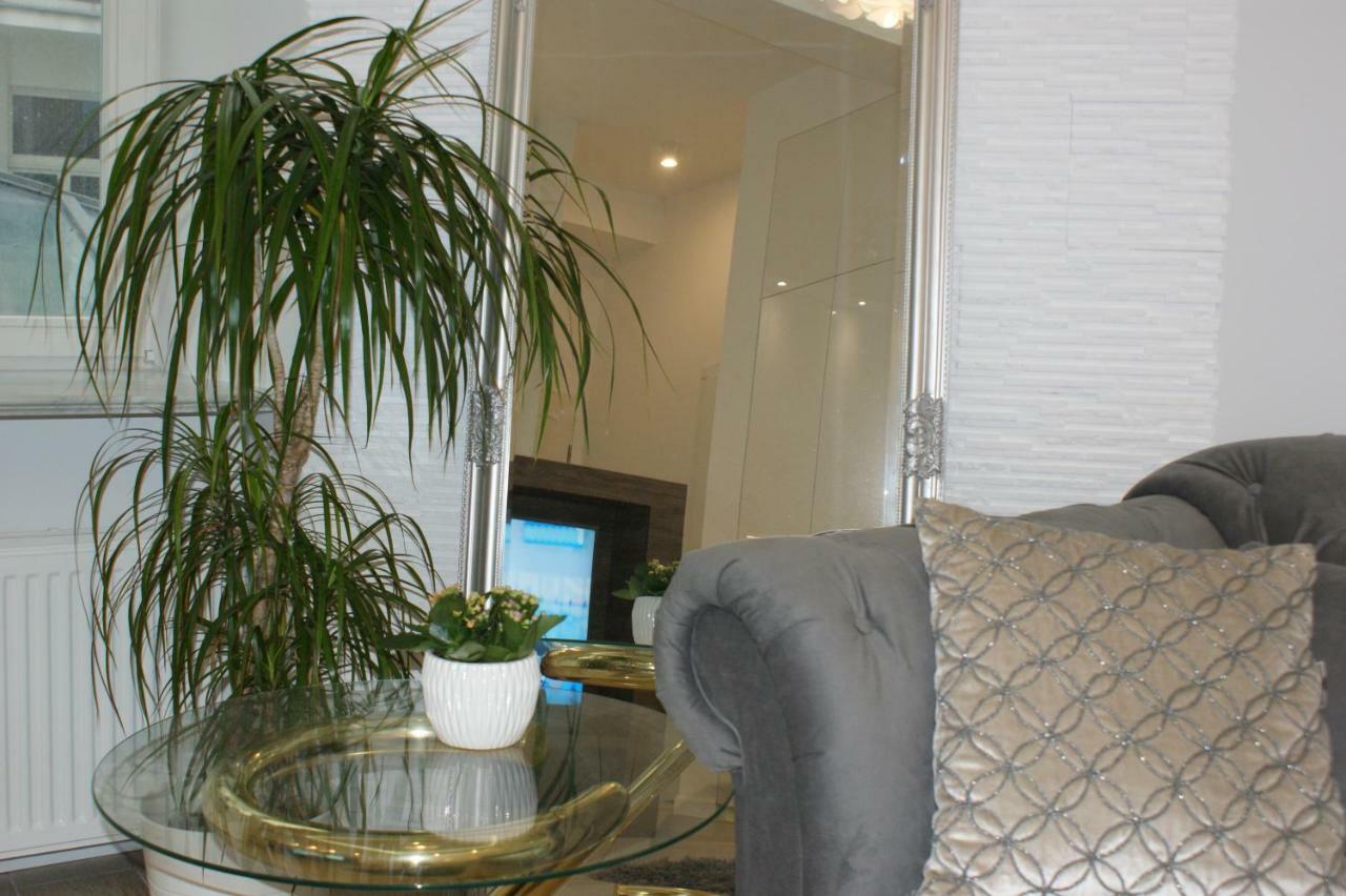 ורשה Lovely Apartment- Poznanska 16 מראה חיצוני תמונה